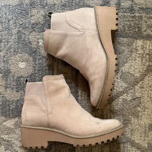 Universal Thread Light Tan Ankle Booties